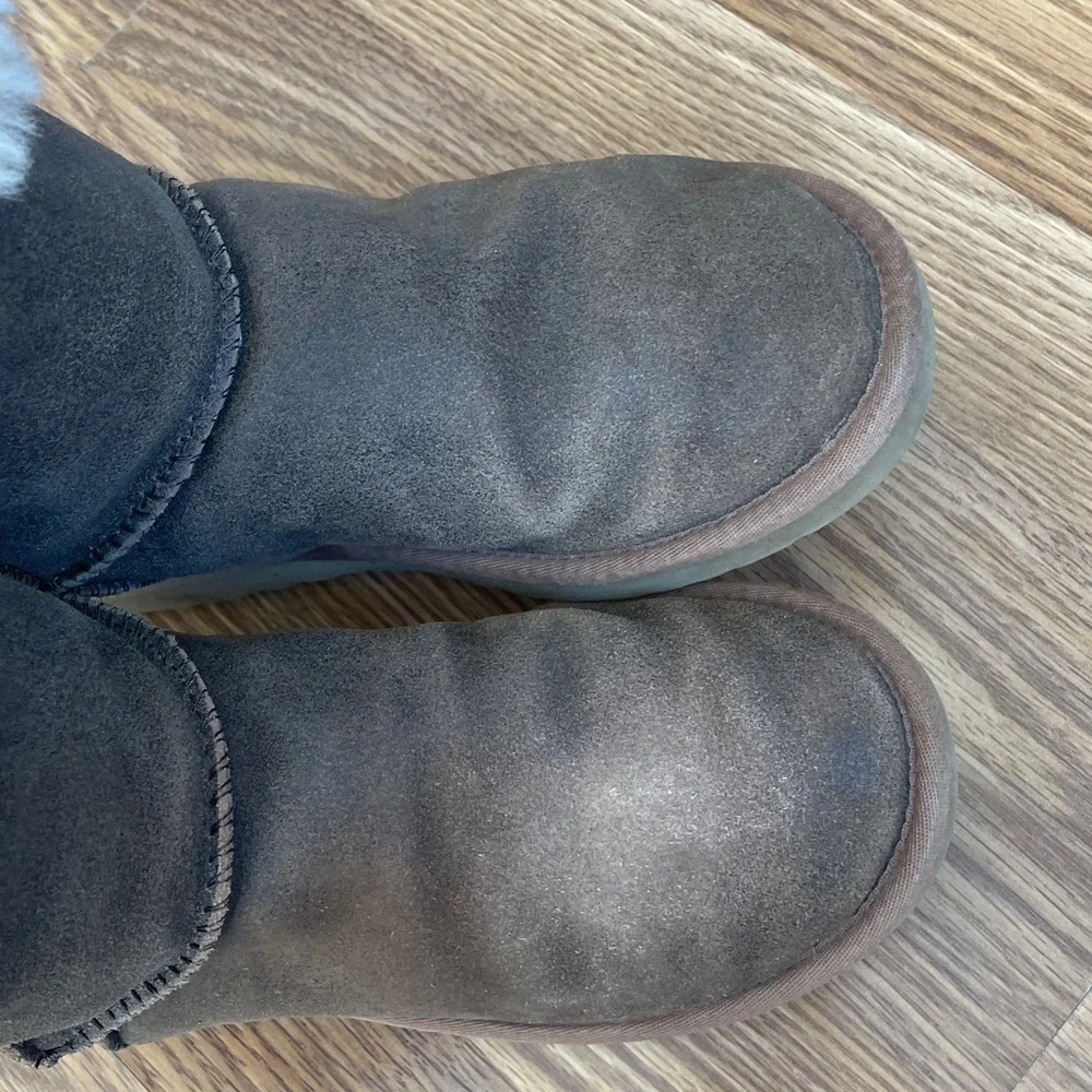 UGG Brown Boots Sz 7 with Buttons for Shearling Knit Cuffs (Cuffs Missing)